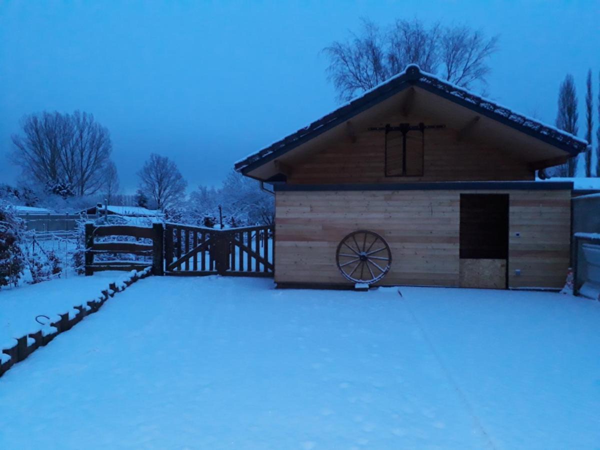 Aparthotel Le Carport Hasnon Esterno foto